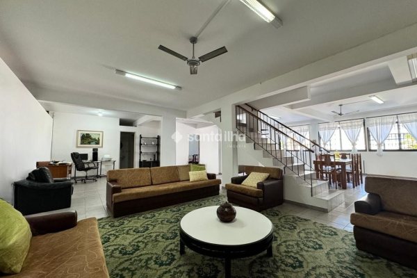 Casa à venda com 395m², 5 quartos, 4 suítes, 4 vagas no bairro Agronômica em Florianópolis