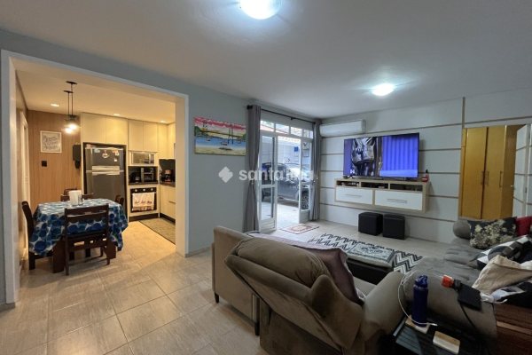 Casa para alugar com 255m², 3 quartos, 1 suíte, 2 vagas no bairro Ribeirão da Ilha em Florianópolis