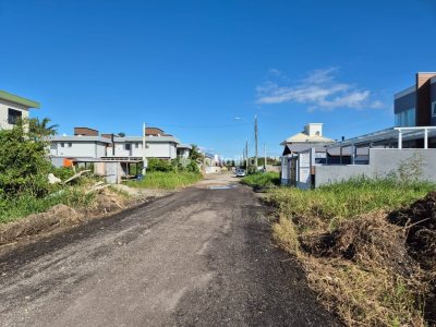 Terreno à venda com 360m², 1 quarto, 4 vagas no bairro Carianos em Florianópolis - Foto 5