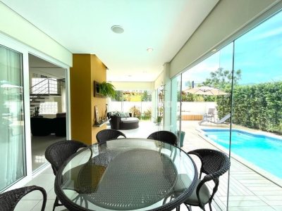 Casa para alugar ou comprar com 358m², 4 quartos, 4 suítes, 3 vagas no bairro Rio Tavares em Florianopolis - Foto 23
