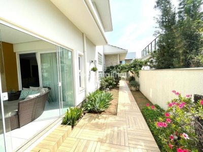 Casa para alugar ou comprar com 358m², 4 quartos, 4 suítes, 3 vagas no bairro Rio Tavares em Florianopolis - Foto 32