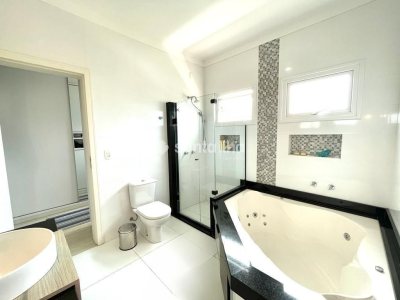 Casa para alugar ou comprar com 358m², 4 quartos, 4 suítes, 3 vagas no bairro Rio Tavares em Florianopolis - Foto 51