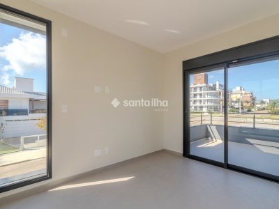 Casa à venda com 172m², 4 quartos, 1 suíte, 2 vagas no bairro Pântano do Sul em Florianópolis - Foto 2