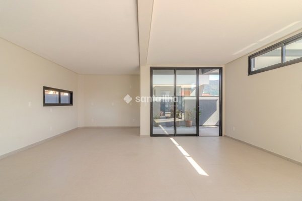 Casa à venda com 172m², 4 quartos, 1 suíte, 2 vagas no bairro Pântano do Sul em Florianópolis