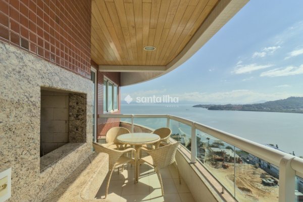 Apartamento à venda com 190m², 3 quartos, 3 suítes, 3 vagas no bairro João Paulo em Florianópolis