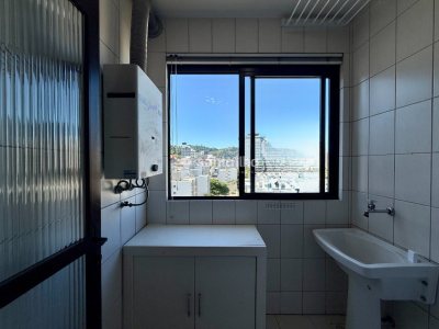Apartamento à venda com 76m², 2 quartos, 1 suíte, 1 vaga no bairro Centro em Florianópolis - Foto 17