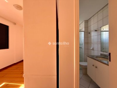 Apartamento à venda com 76m², 2 quartos, 1 suíte, 1 vaga no bairro Centro em Florianópolis - Foto 31