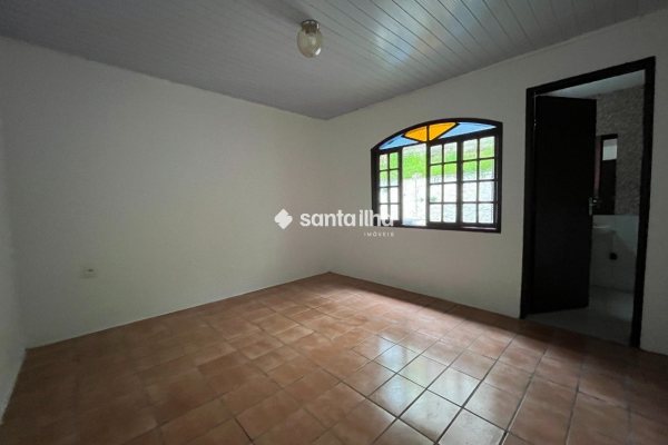 Casa para alugar com 185m², 3 quartos, 1 suíte, 5 vagas no bairro Campeche em Florianópolis