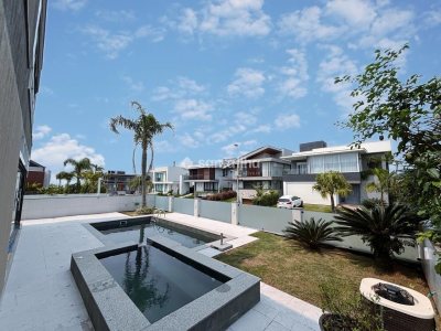 Casa em Condomínio para alugar ou comprar com 342m², 5 quartos, 4 suítes, 2 vagas no bairro Morro das Pedras em Florianópolis - Foto 17
