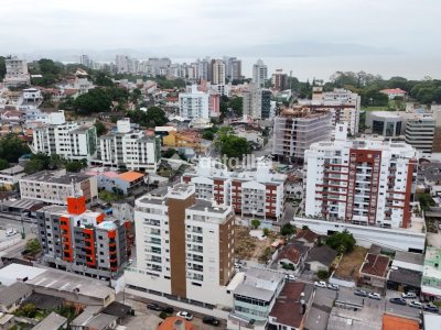 Apartamento à venda com 67m², 2 quartos, 1 suíte, 1 vaga no bairro Agronômica em Florianópolis - Foto 6