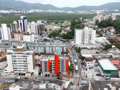 Apartamento à venda com 67m², 2 quartos, 1 suíte, 1 vaga no bairro Agronômica em Florianópolis - Foto 5