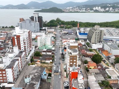 Apartamento à venda com 67m², 2 quartos, 1 suíte, 1 vaga no bairro Agronômica em Florianópolis - Foto 4