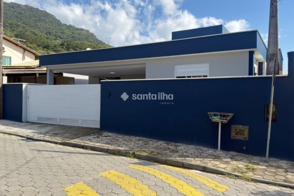 Casa à venda com 128m², 2 quartos, 2 suítes, 2 vagas no bairro Ribeirão da Ilha em Florianópolis