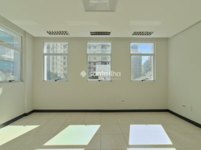 Loja à venda com 138m², 4 vagas no bairro Centro em Florianópolis - Foto 17