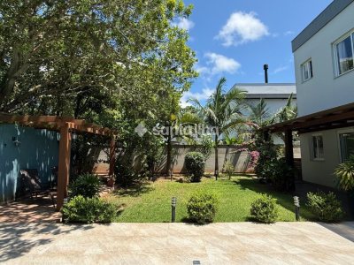 Casa em Condomínio à venda com 230m², 3 quartos, 1 suíte, 2 vagas no bairro Ribeirão da Ilha em Florianópolis - Foto 13