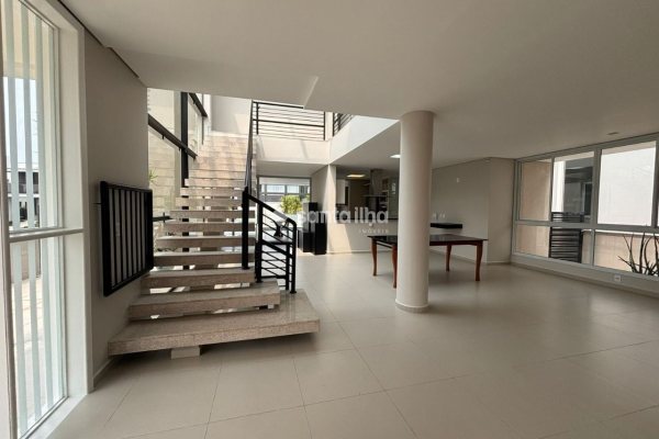 Casa em Condomínio para alugar ou comprar com 342m², 5 quartos, 4 suítes, 2 vagas no bairro Morro das Pedras em Florianópolis