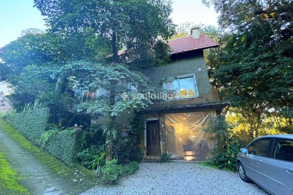 Casa à venda com 130m², 3 quartos, 1 vaga no bairro Lagoa da Conceição em Florianópolis