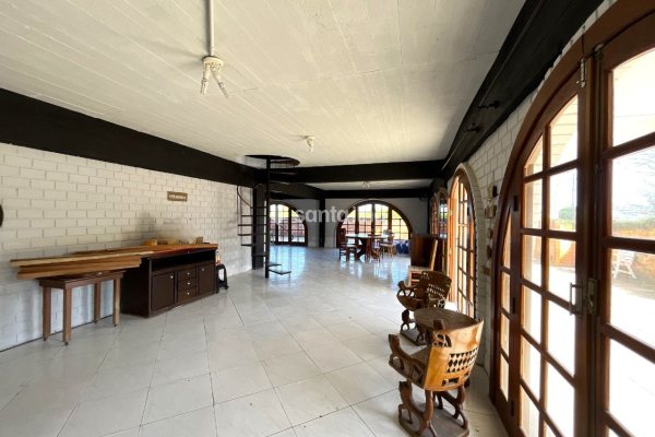 Casa para alugar com 350m², 6 quartos, 5 suítes no bairro Pântano do Sul em Florianópolis