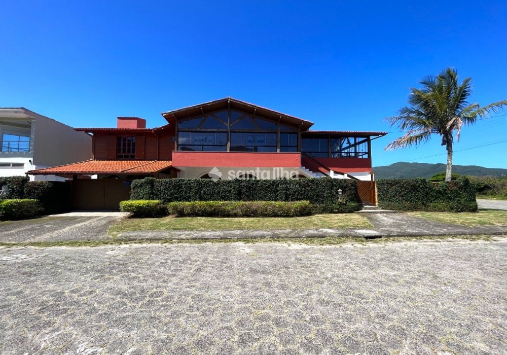 Casa para alugar com 350m², 6 quartos, 5 suítes no bairro Pântano do Sul em Florianópolis - Foto 1