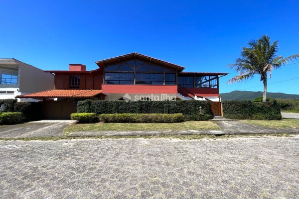Casa para alugar com 350m², 6 quartos, 5 suítes no bairro Pântano do Sul em Florianópolis