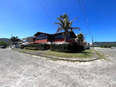 Casa para alugar com 350m², 6 quartos, 5 suítes no bairro Pântano do Sul em Florianópolis - Foto 59
