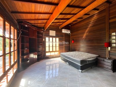 Casa para alugar com 350m², 6 quartos, 5 suítes no bairro Pântano do Sul em Florianópolis - Foto 31