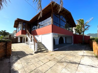 Casa para alugar com 350m², 6 quartos, 5 suítes no bairro Pântano do Sul em Florianópolis - Foto 2