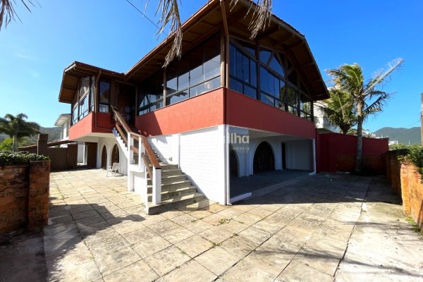 Casa para alugar com 350m², 6 quartos, 5 suítes no bairro Pântano do Sul em Florianópolis