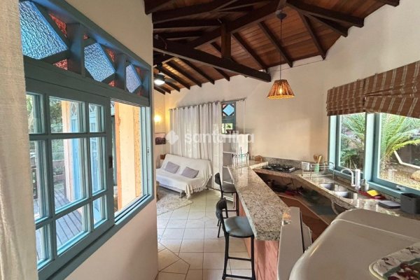 Casa para alugar com 50m², 1 quarto, 1 vaga no bairro Lagoa da Conceição em Florianopolis
