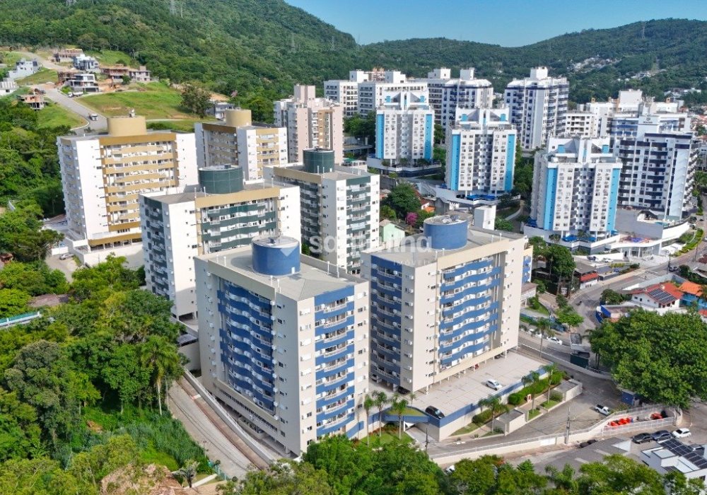 Apartamento à venda com 74m², 3 quartos, 1 suíte, 2 vagas no bairro Itacorubi em Florianópolis - Foto 1