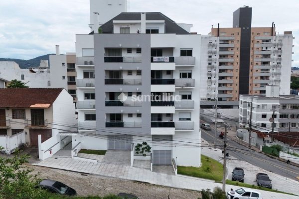 Apartamento à venda com 95m², 2 quartos, 1 suíte, 2 vagas no bairro Itacorubi em Florianópolis