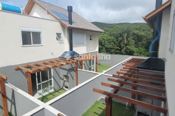 Casa à venda com 78m², 2 quartos, 2 suítes, 1 vaga no bairro Morro das Pedras em Florianópolis