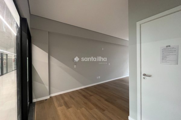 Sala/Conjunto para alugar com 30m², 1 vaga no bairro Campeche em Florianópolis