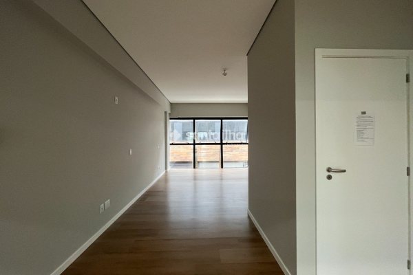 Sala/Conjunto para alugar com 30m², 1 vaga no bairro Campeche em Florianópolis