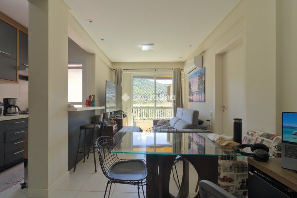 Apartamento à venda com 57m², 2 quartos, 1 vaga no bairro Itacorubi em Florianópolis