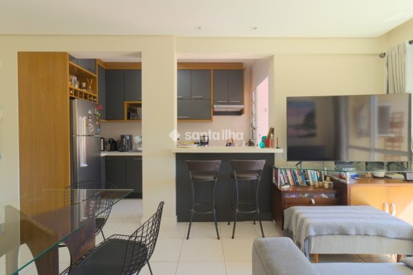 Apartamento à venda com 57m², 2 quartos, 1 vaga no bairro Itacorubi em Florianópolis
