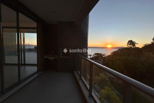 Cobertura à venda com 165m², 3 quartos, 3 suítes, 3 vagas no bairro Cacupé em Florianópolis