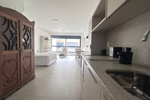 Studio à venda com 42m², 1 quarto, 1 vaga no bairro Saco Grande em Florianópolis
