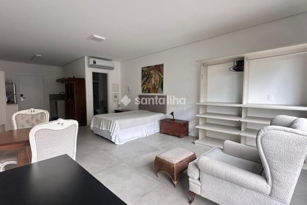 Studio à venda com 42m², 1 quarto, 1 vaga no bairro Saco Grande em Florianópolis