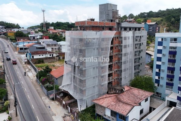 Apartamento à venda com 54m², 2 quartos, 1 vaga no bairro Carvoeira em Florianópolis