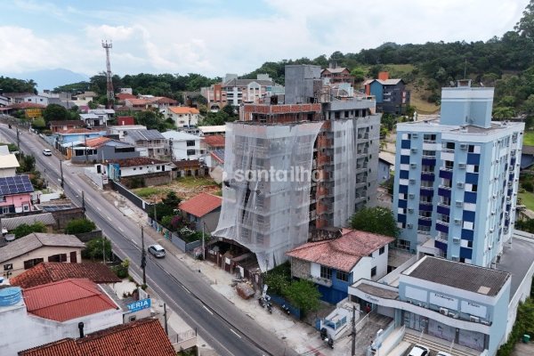 Apartamento à venda com 54m², 2 quartos, 1 vaga no bairro Carvoeira em Florianópolis