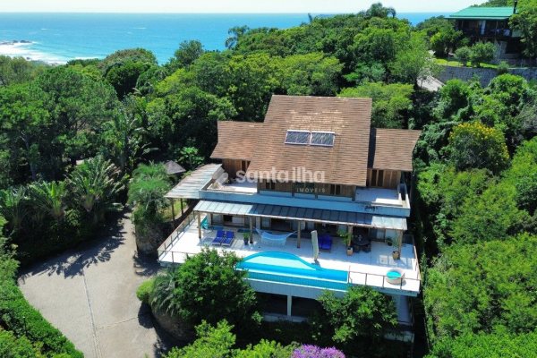 Casa à venda com 700m², 7 quartos, 4 suítes, 6 vagas no bairro Barra da Lagoa em Florianópolis