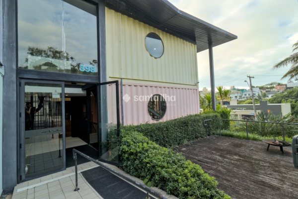 Casa Comercial à venda com 735m², 10 vagas no bairro João Paulo em Florianópolis