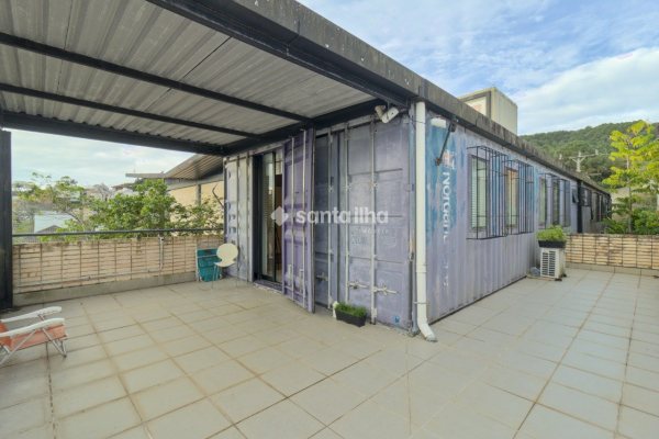 Casa Comercial à venda com 735m², 10 vagas no bairro João Paulo em Florianópolis