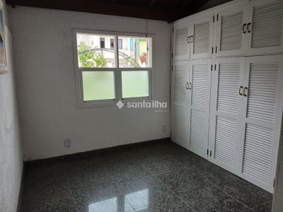 Casa à venda com 200m², 4 quartos, 3 suítes, 4 vagas no bairro Pântano do Sul em Florianópolis - Foto 10