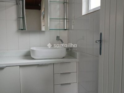Casa à venda com 200m², 4 quartos, 3 suítes, 4 vagas no bairro Pântano do Sul em Florianópolis - Foto 12