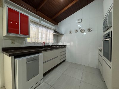 Casa à venda com 200m², 4 quartos, 3 suítes, 4 vagas no bairro Pântano do Sul em Florianópolis - Foto 15