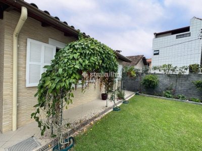 Casa à venda com 200m², 4 quartos, 3 suítes, 4 vagas no bairro Pântano do Sul em Florianópolis - Foto 3