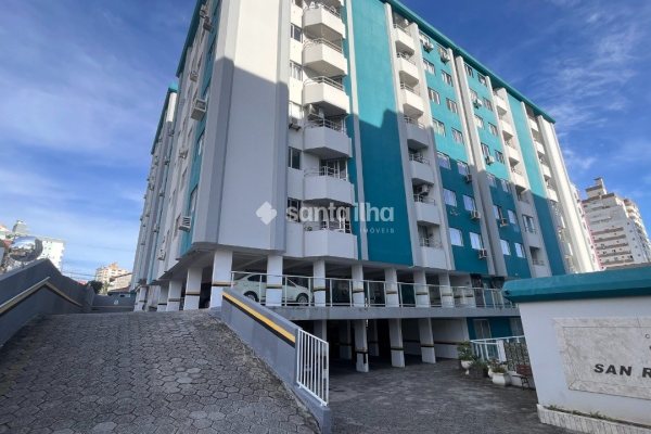 Apartamento à venda com 74m², 3 quartos, 1 suíte, 1 vaga no bairro Barreiros em São José