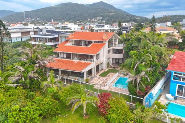 Casa em Condomínio à venda com 800m², 6 quartos, 6 suítes, 4 vagas no bairro Morro das Pedras em Florianópolis